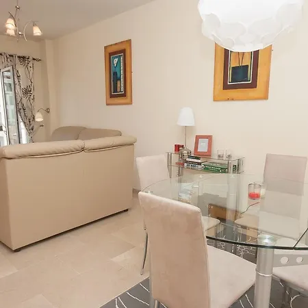 Marina De La Duquesa 827 דירה *